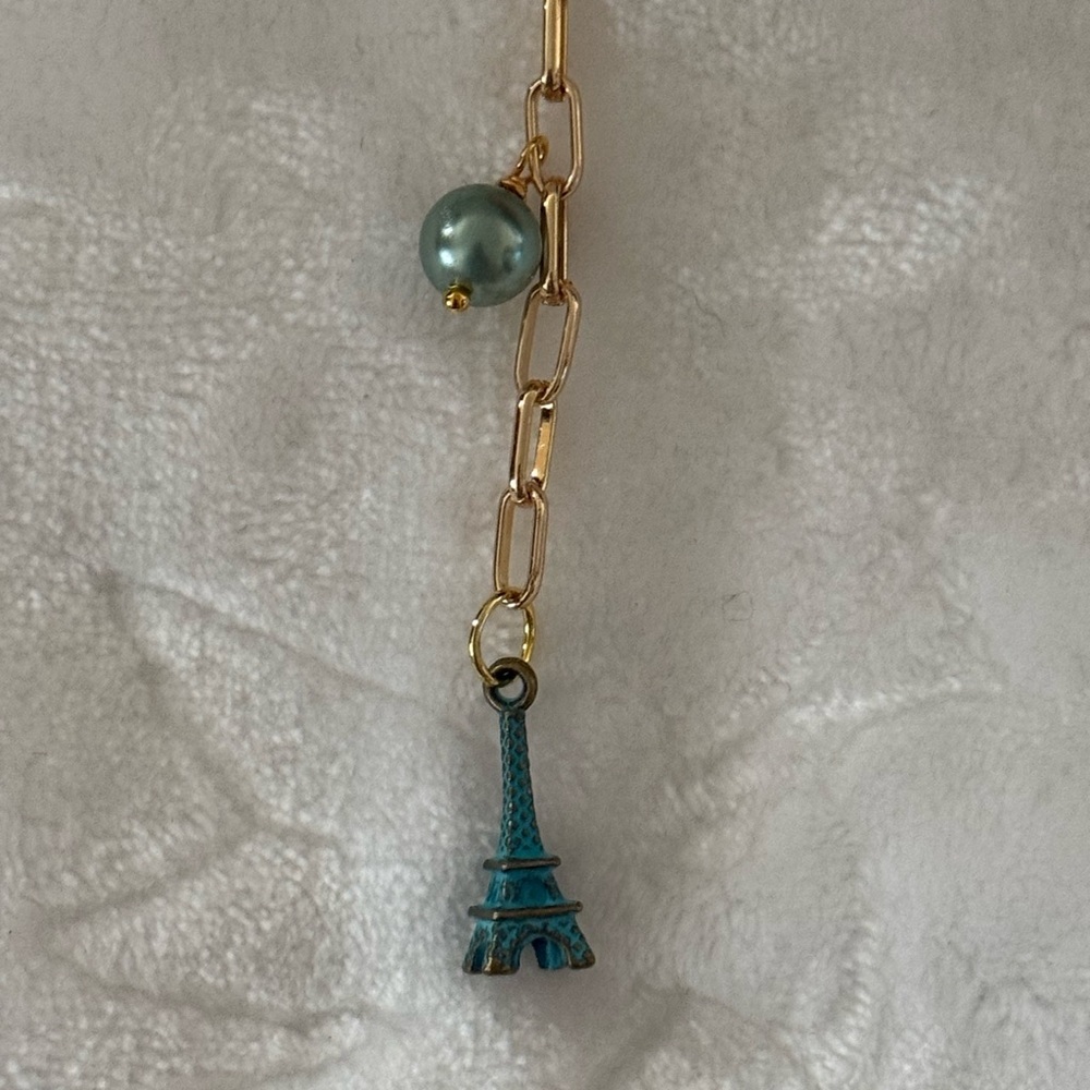 Red Balloon Dog Keychain With Green Faux Pearls & Eiffel Tower Charm - NWT - Picture 5 of 7